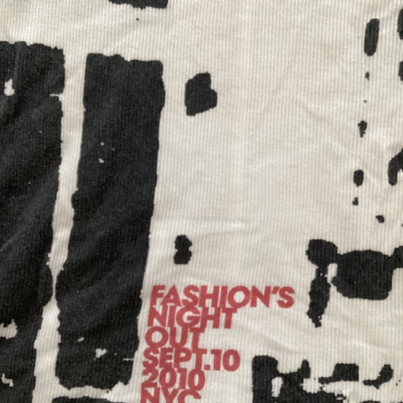 FASHION’S NIGHT OUT NYC TANK TOP - Picture 2 of 5